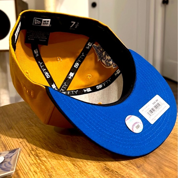 Hat Club Exclusive 7 3/8 w/ special pin - Picture 2 of 3